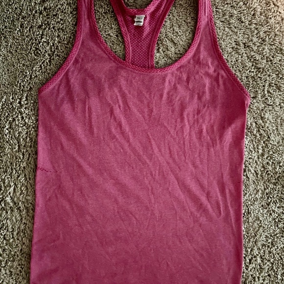 Under Armour pink dry fit razor back top - Picture 2 of 3